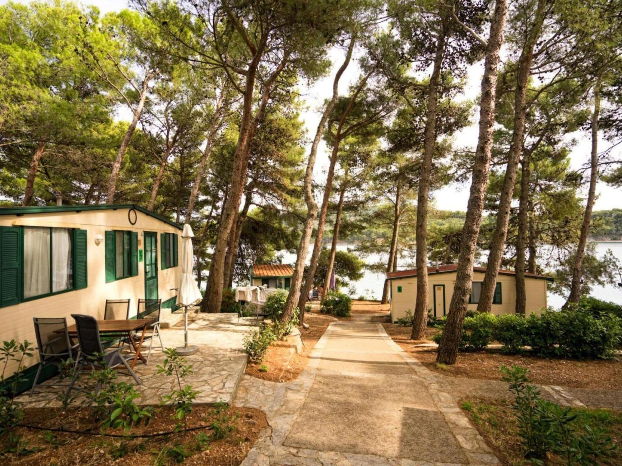 Mobile Homes In Camp Kovacine, Cres, With Long Pebble Beach المظهر الخارجي الصورة